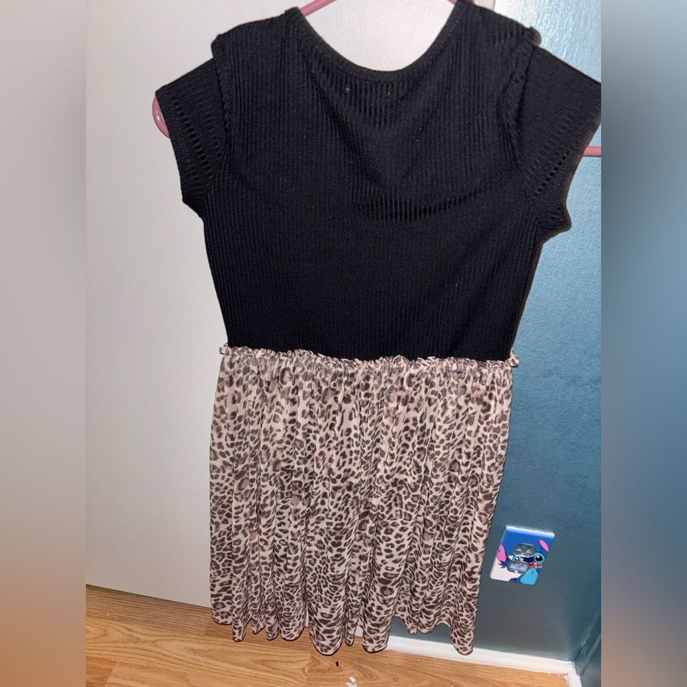 Tahari Black Ribbed Top